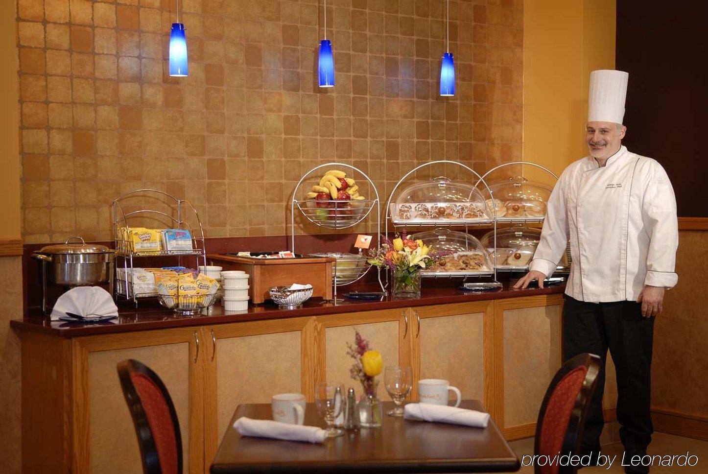 Hilton Mystic Hotel Restoran gambar